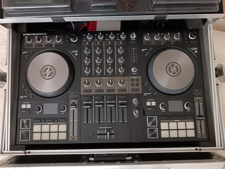 Se vende Taktor S4 Mk3 con Decksaver y CAJA - Image4