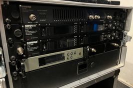 Shure PSM 1000 (2x P10T, 1x P421, 5x P10R, 1xP10R
 - Bild