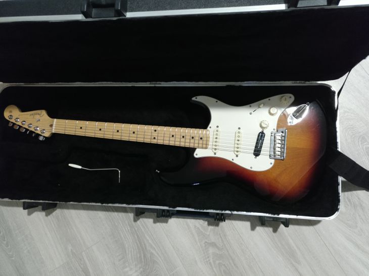 Fender American Standard Stratocaster como nueva - Immagine6