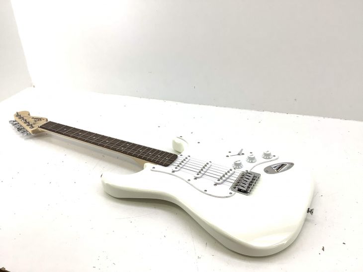 Squier Stratocaster - Image principale de l'annonce