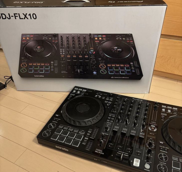 New Pioneer DDJ FLX10 with complete accessories - Imagen2