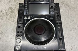 Pioneer DJ CDJ-2000NXS2 + Flightcase
 - Bild