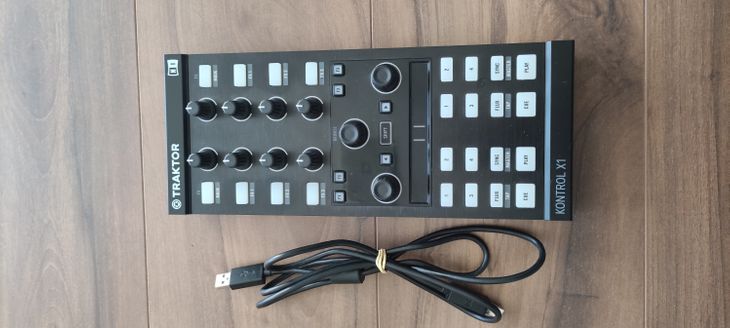 Traktor Kontrol X1 - MK2 - Imagen por defecto