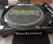 Technics 1210 MK2 turntable
 - Image