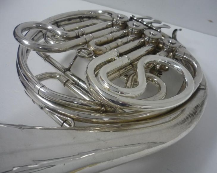 Trompa Sib/Fa Yamaha 567 plateada en buen estado - Imagen3