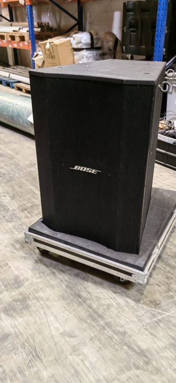 4 ENCEINTES BOSE + FLIGHT-CASES - Imagen3