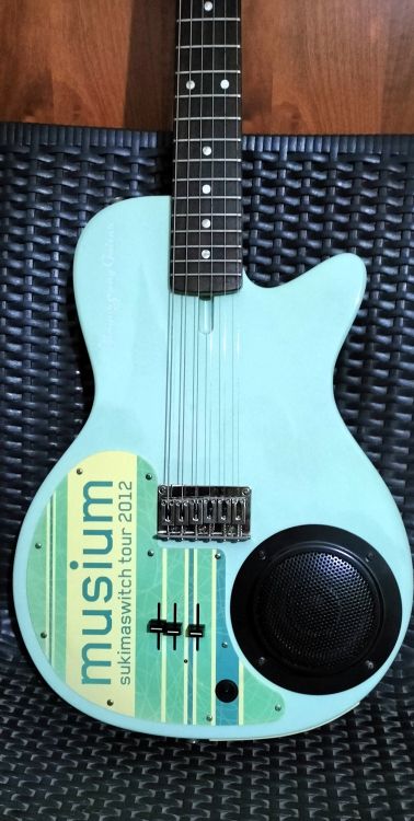"Singer Song guitar" - Sukima Switch signature - Imagen2