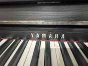 Yamaha piano for sale any offer over 1200€ - Imagen