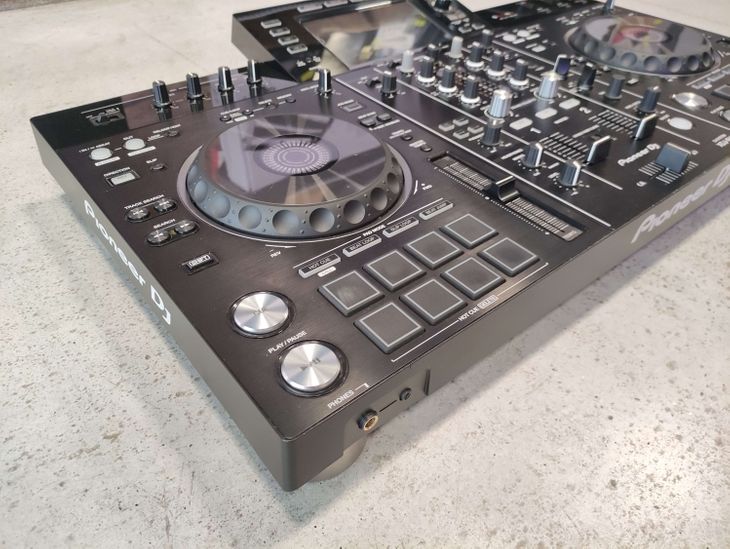 Pioneer DJ XDJ-RX2 + Flightcase - Immagine2