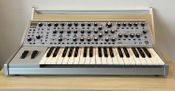 Moog Subsequent 37 CV Paraphonic Synth Ed limitada - Imagen