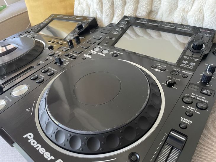 a pair of pioneer cdj 2000 nxs2 - Bild4