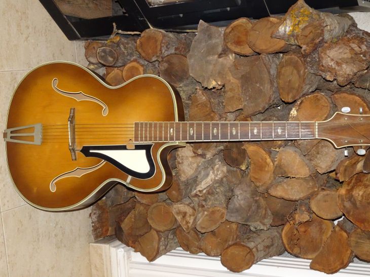 Bonita guitarra vintage H.Seifert/Migma anos 1950s - Imagen por defecto