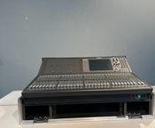 Yamaha QL5 avec. cas
 - Image