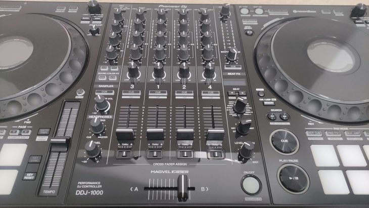 Pioneer DJ DDJ-1000 con Decksaver - Bild3