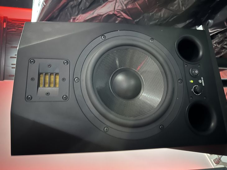 ADAM Audio A8X - Imagen2