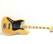 Squier von Fender Jazz Bass
 - Bild