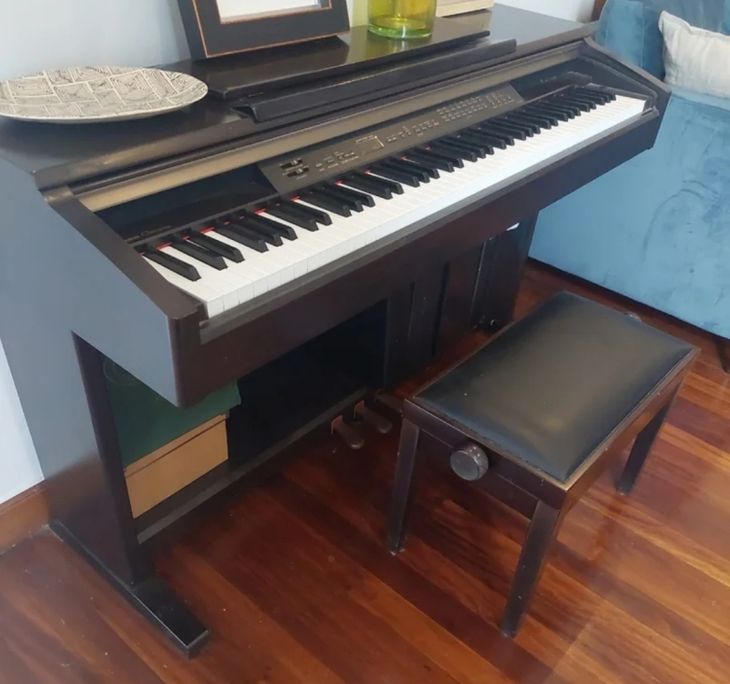 Clavinova CLP 130 - Imagen4