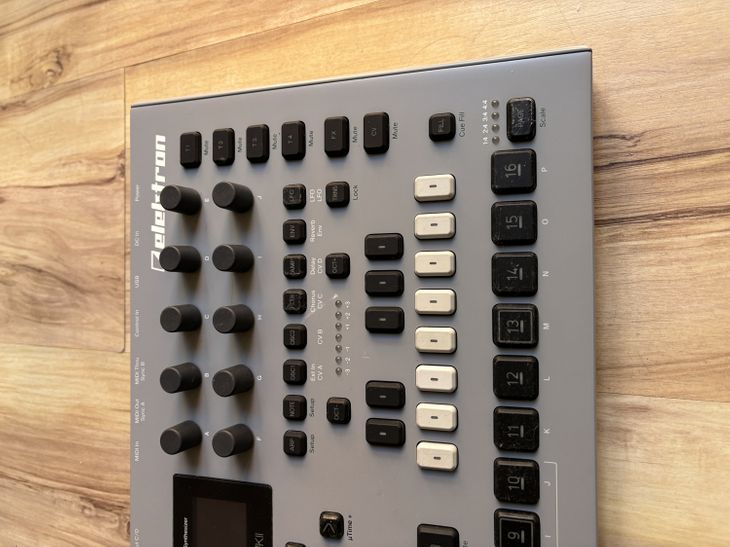 Elektron Analog Four MKII 4-Voice Tabletop Analog - Immagine5