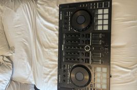 Reloop Mixon 8 Pro + mochila DJBag K-Max MK2 - Imagen