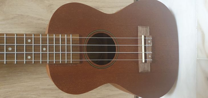 UKELELE NUEVO SIN USAR CON ETIQUETA - Bild3