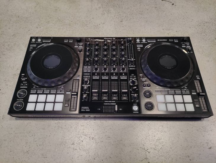 Pioneer DJ DDJ-1000 + Decksaver - Imagen por defecto