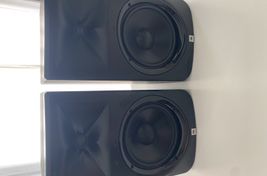 2 Monitores de Estudio JBL LSR308 Autoamplificados - Imagen