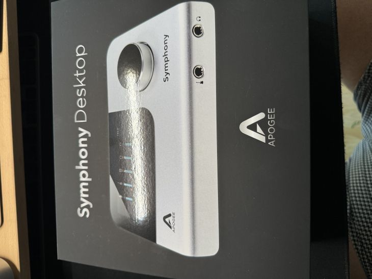 Apogee Symphony Desktop - Imagen por defecto