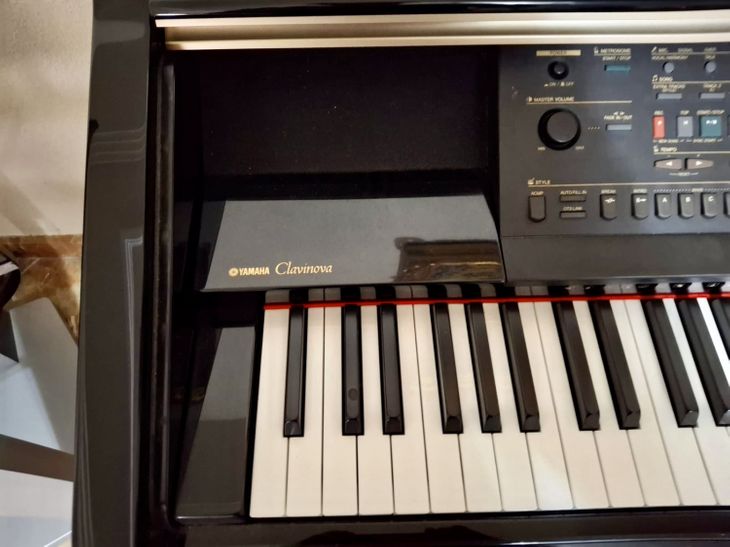 YAMAHA CLAVINOVA. CVP-210 - Imagen3