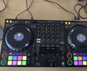 Pioneer DDJ-1000
 - Bild