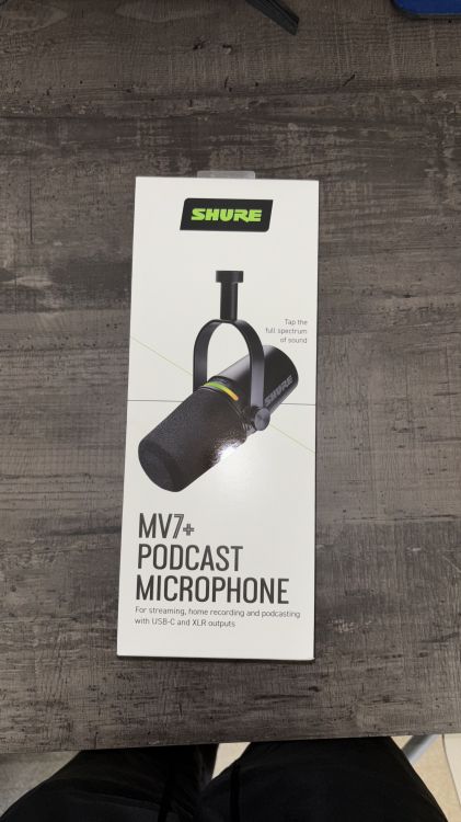 SHURE MV7+ - Imagen por defecto