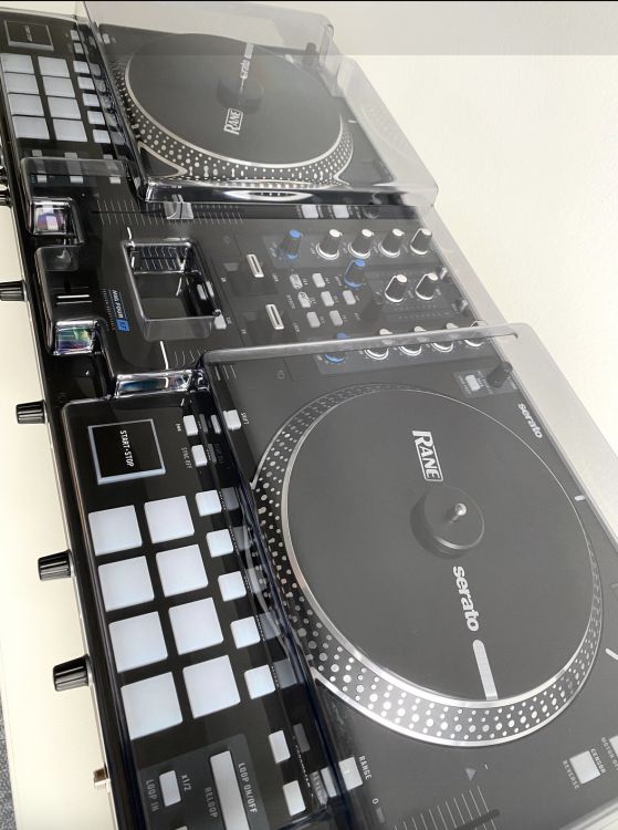 Rane ONE DJ Controller - Imagen por defecto