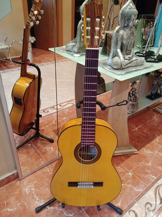 Guitarra flamenca arte sana echa amano luis santia - Imagen5