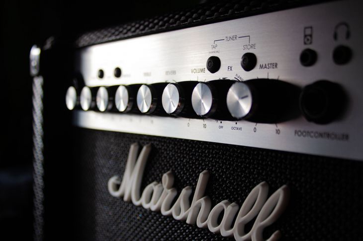 Amplificador Marshall MG15CFX - Imagen por defecto