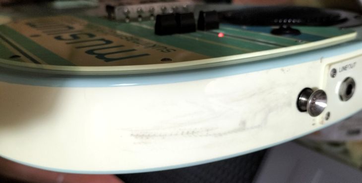 "Singer Song guitar" - Sukima Switch signature - Imagen6