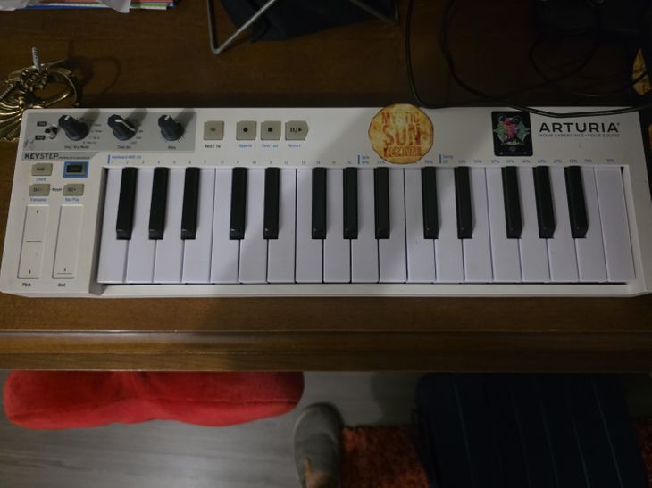 Vendo Roland TR8S, Waldorff Streichfet y teclado A - Imagen3