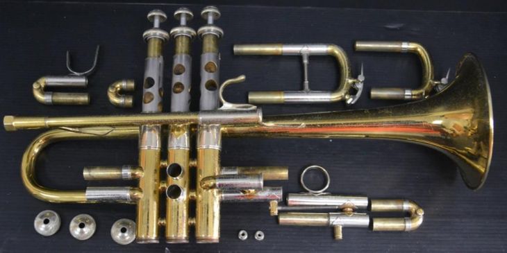 Trompeta Mib/Re Bach Stradivarius 304 Corporation - Image4