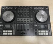 Traktor Kontrol S4 MK3
 - Bild