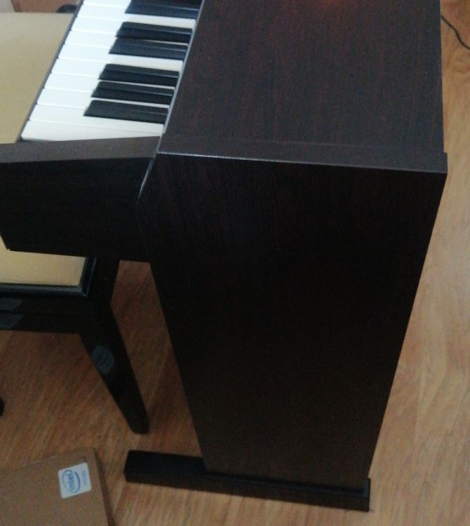 Yamaha Clavinova CLP 220 - Bild4