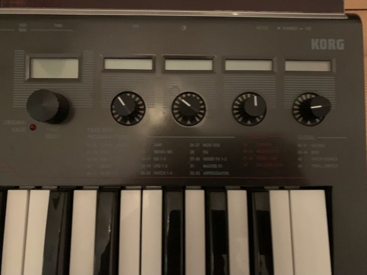 KORG R3 Synthesizer/Vocoder - Bild3