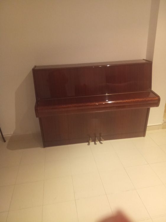 Piano de pared - Image2