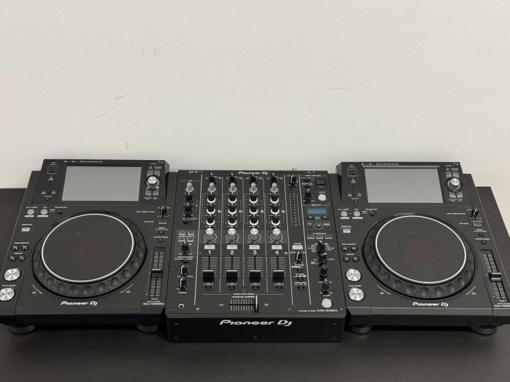 2x Pioneer DJ XDJ-1000 MK2 + Pioneer DJ DJM-750MK2 - Imagen por defecto