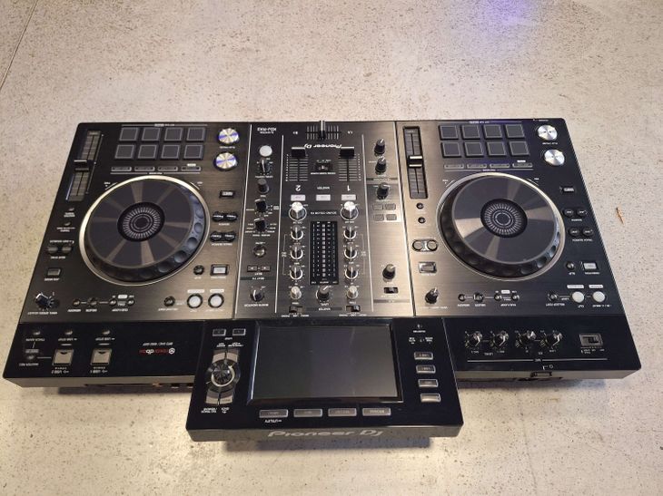 Pioneer DJ XDJ-RX2 + Magma Bag - Imagen4