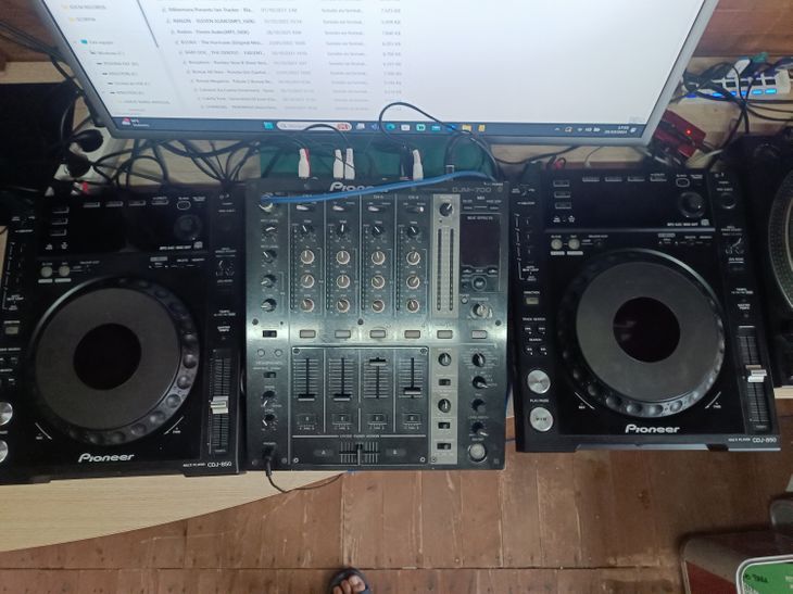 Vendo 2cdjs Pioneer 850 y tabla pionerr DJM 600 - Imagen2