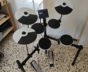 TD-02K V-Drums electronic drums
 - Image