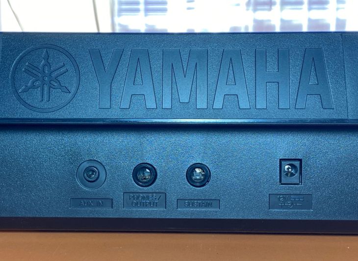 Teclado piano Yamaha YPT-260 - Imagen4