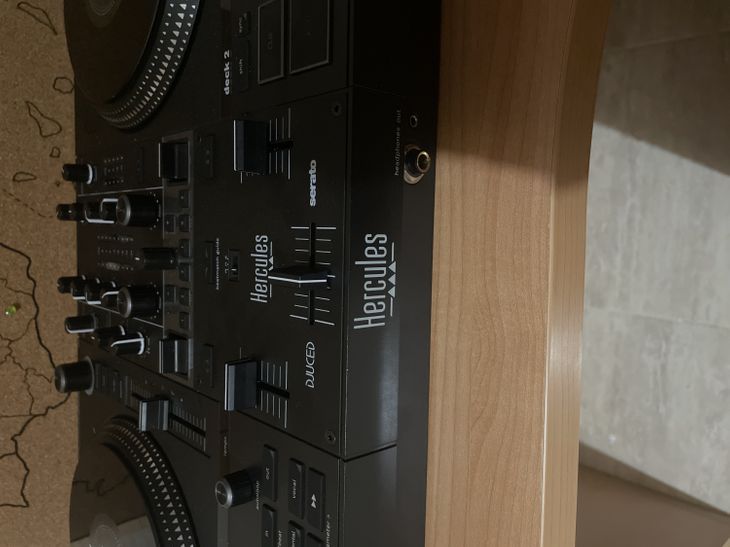 Controlador dj hercules t7 en perfecto estado - Bild2