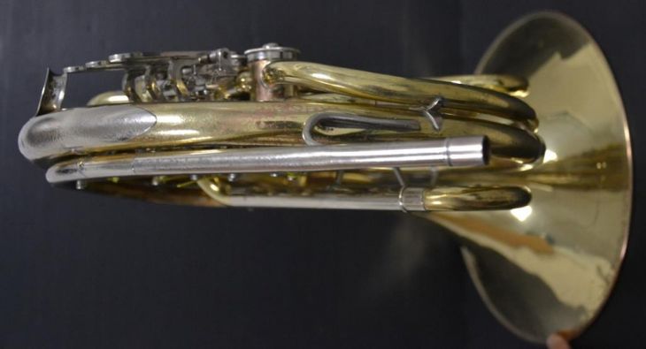 Trompa Sib/Fa Yamaha 567 lacada en buen estado - Image4
