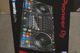 Pioneer DJ DDJ1000SRT DJ-Controller
 - Bild