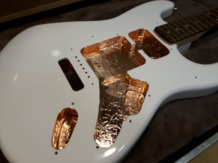 Squier Stratocaster Mejorada - Immagine4