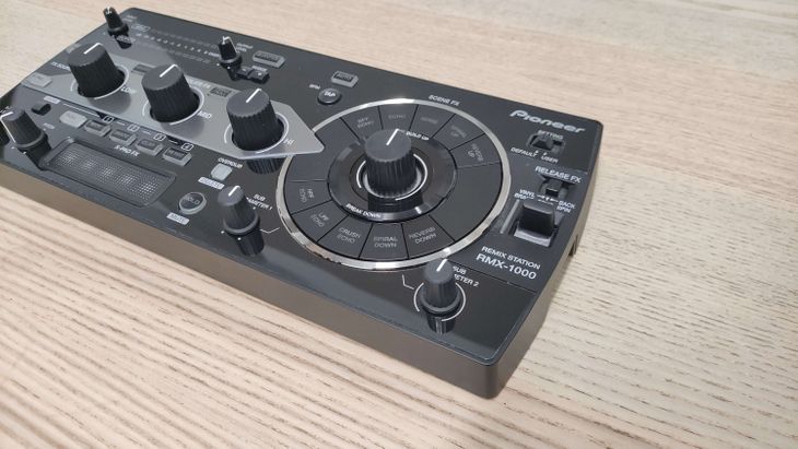 Pioneer RMX-1000 con decksaver - Image3